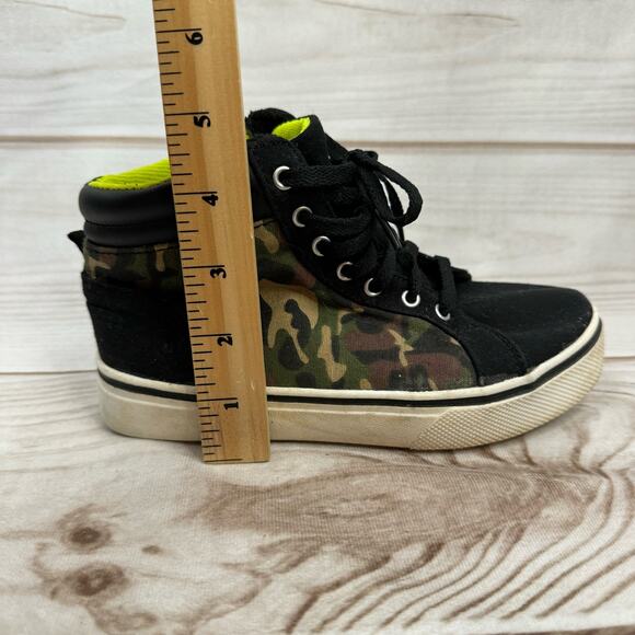 Wonder Nation Black & Green Camo Pattern Mid Top Sneakers Youth Size 1 - Picture 6 of 10